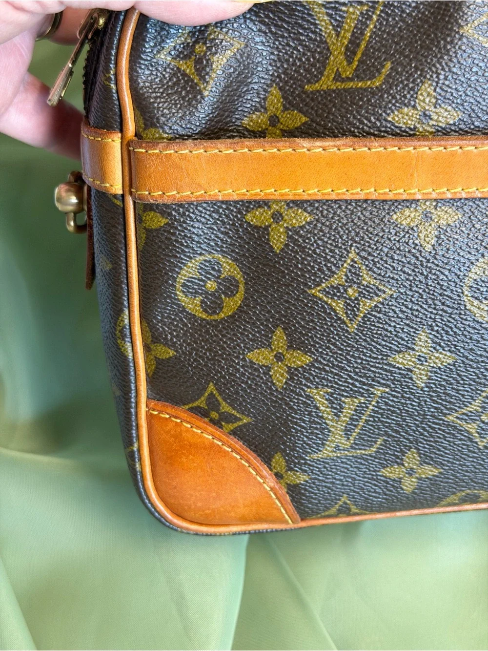 Louis Vuitton Monogram Canvas Crossbody with Gold Chain and Tan Trim